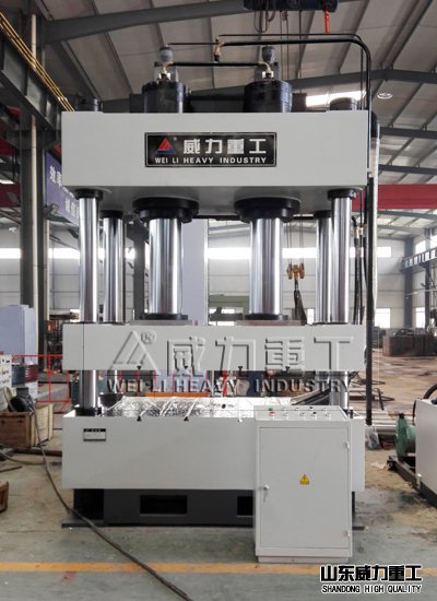 400噸雙缸四柱油壓機(jī)生產(chǎn)車(chē)間